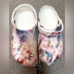 SOLD: CROCS Tie Dye Granite/Multi Size M6 W8